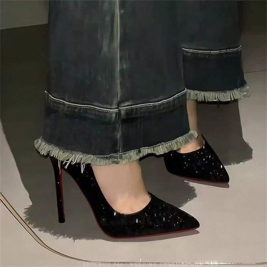 Tacchi alti rossi con fondo pieno trapano autunno e inverno 2024 nuove paillettes a punta assoluta bellezza scarpe singole nere scarpe da donna con tacco alto fine