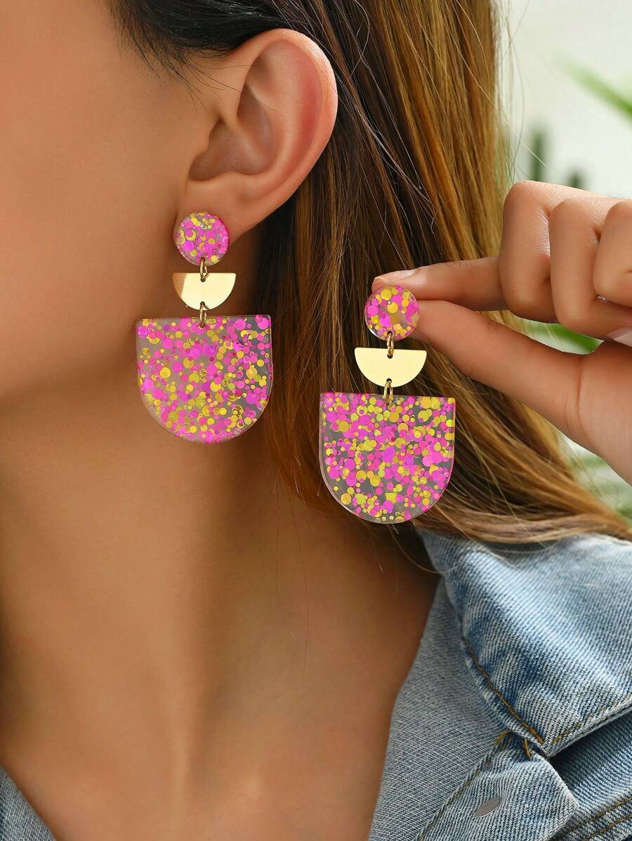 1 paire de boucles d'oreilles pendantes de style bohémien, texture semi-circulaire simple multicolore pour femmes. Nouveaux accessoires de mode pour mariage, fête, Thanksgiving, Nouvel An, cadeau de vacances