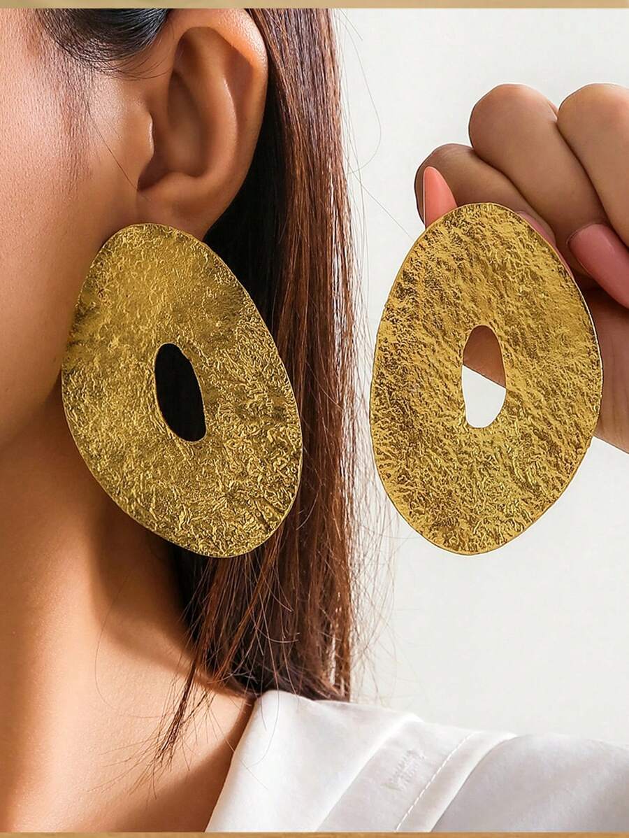 1pair Exaggerated French Round-Shape Metal Large Hoop Earrings, Simple Asymmetrical Stud Earrings, Suitable For Women's Daily Wear