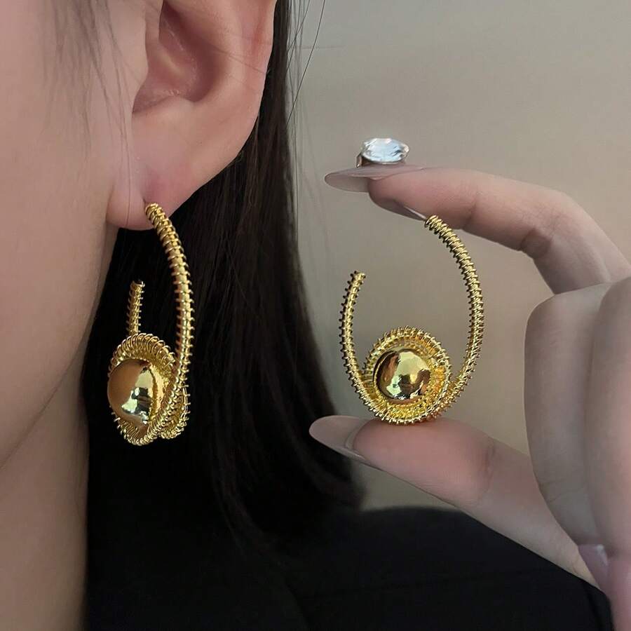 1 Pair European & American Exaggerated Design Metal Faux Pearl Earrings, Fashionable Unique High-End Earring Accessories