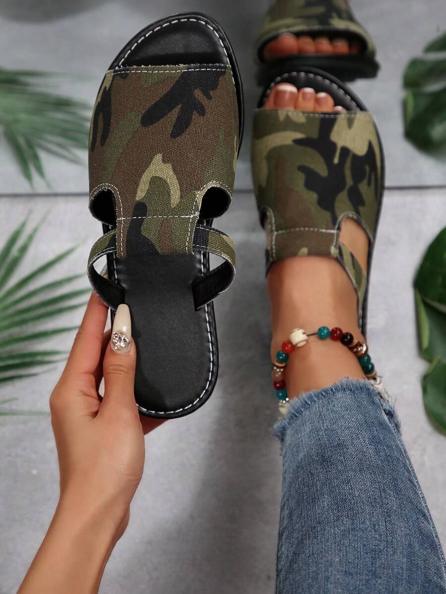 New Flat Round Toe Camouflage Sandals