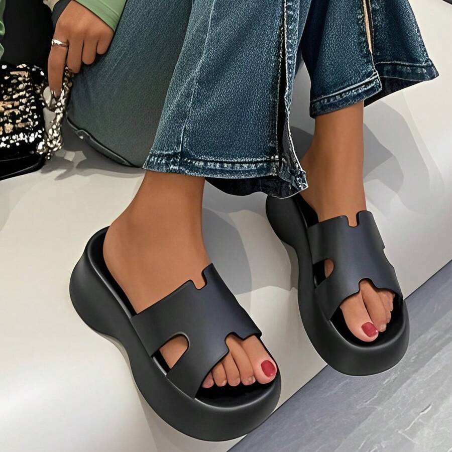 New EVA Thick Sole Slippers For Women, Summer Outdoor Fashion INS Korean Style, Indoor Anti-Slip Squishing Feeling Sandals