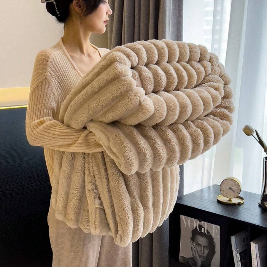 1pc Soft Fluffy Rabbit Fur Fleece Blanket, Warm Throw Blanket For Nap, Office, Sofa, Solid Color Small Blanket, Multi-Use