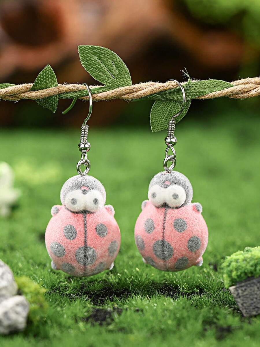 1 par de brincos personalizados de animais depenados em resina de joaninha de sete estrelas, um brinco exclusivo para mulheres e meninas, adequado para uso diário e pode ser trocado como presente