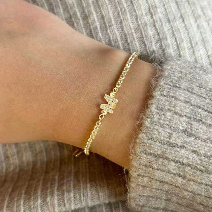 1 pieza Pulsera ajustable de cadena de caja dorada con inicial clásica simple pavimentada con circonita para mujeres