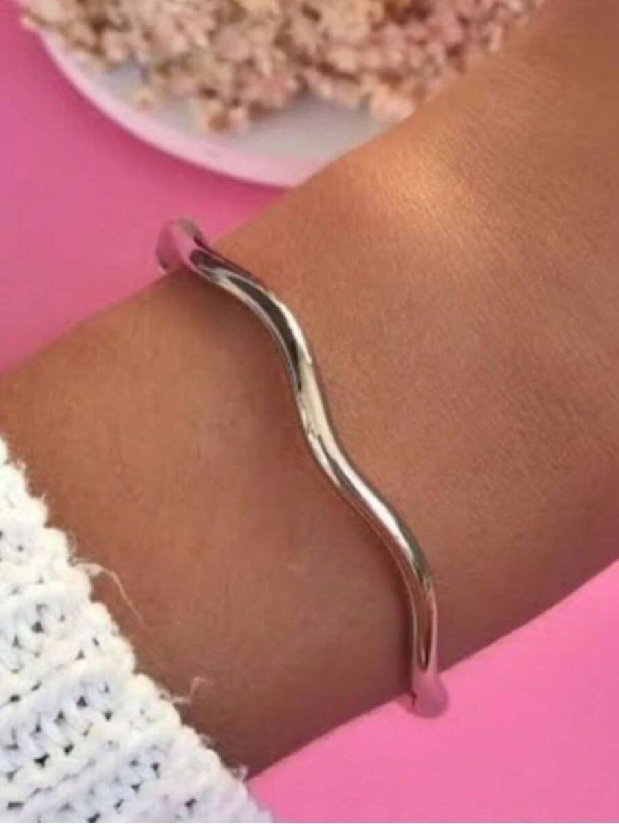 Bracelete pulseira com curvas ajustável dourado e prateado