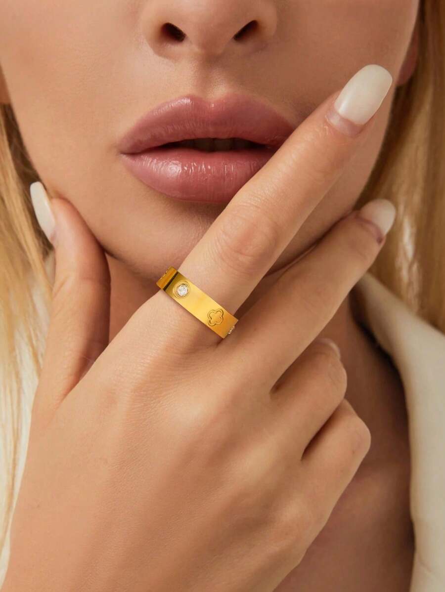 1 Piece Luxury Clover Crystal Charm Ring For Women Men Non Tarnish Couple Rings Top Quality Stainless Steel Wedding Jewelry Gold Color