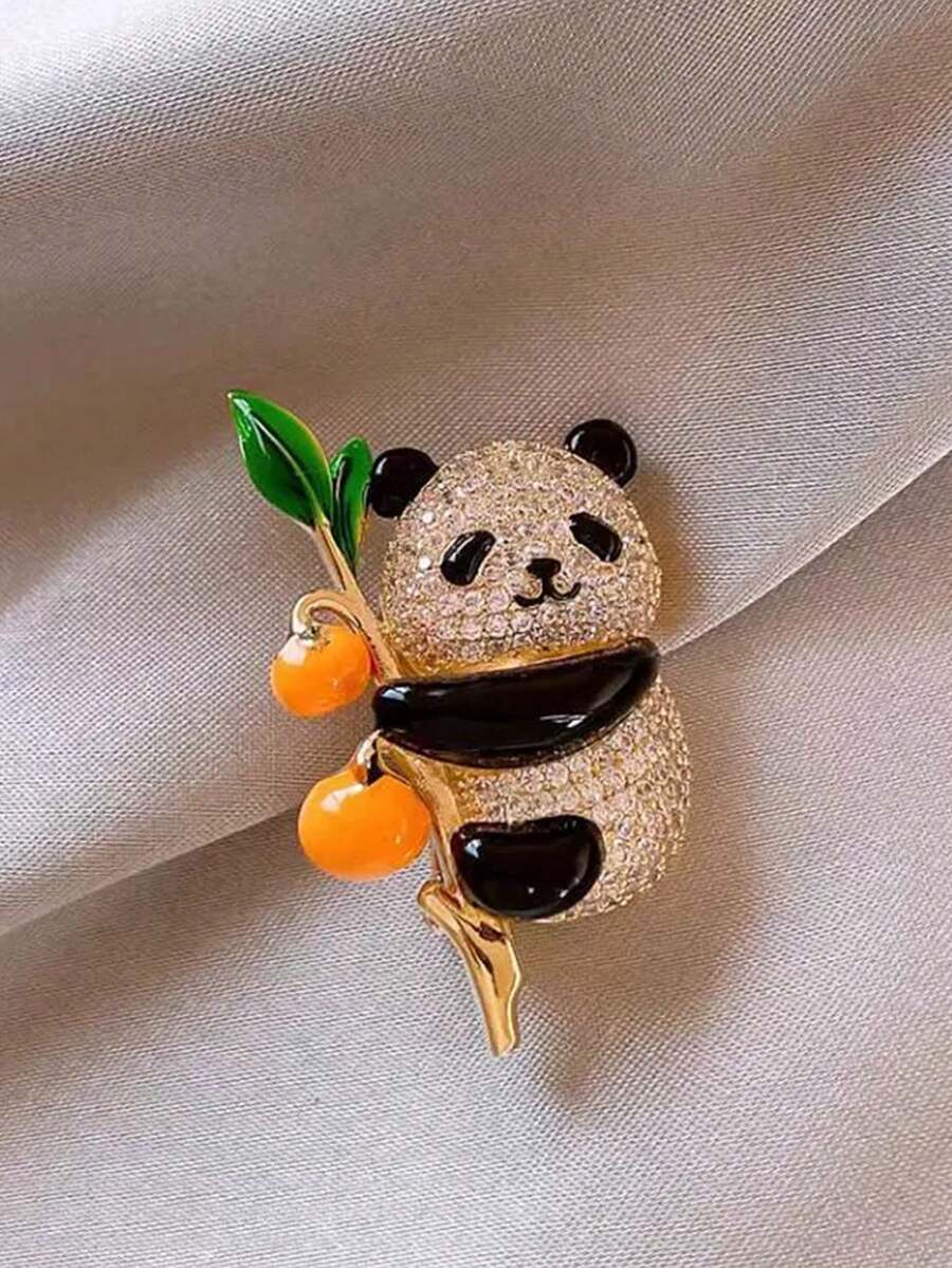 1 Stück Granatapfel Ruyi vollbesetzter Strass Roter Panda Brosche, hochwertige Mode Anstecknadel Kleidungsdekoration Accessoire - das perfekte Geschenkzubehör Anstecknadel für Kleider, Tasche, Charm
