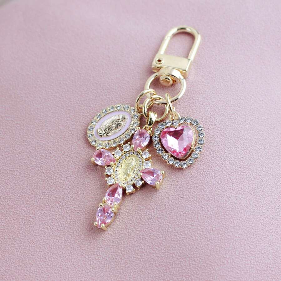 Porte-clés élégant avec Vierge Marie et croix de strass, en matériau de cuivre, convient pour les sacs, les voitures et comme cadeau. Accessoires de voiture, breloques de sac, accessoires scolaires, mignons, gothiques, Y2K