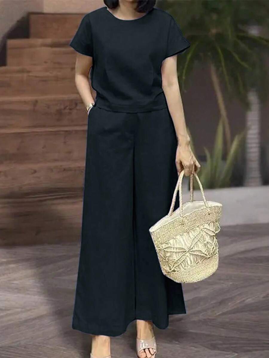 Nuevo conjunto deportivo y casual para mujeres en el Sudeste Asiático: camiseta de manga corta y pantalones capri