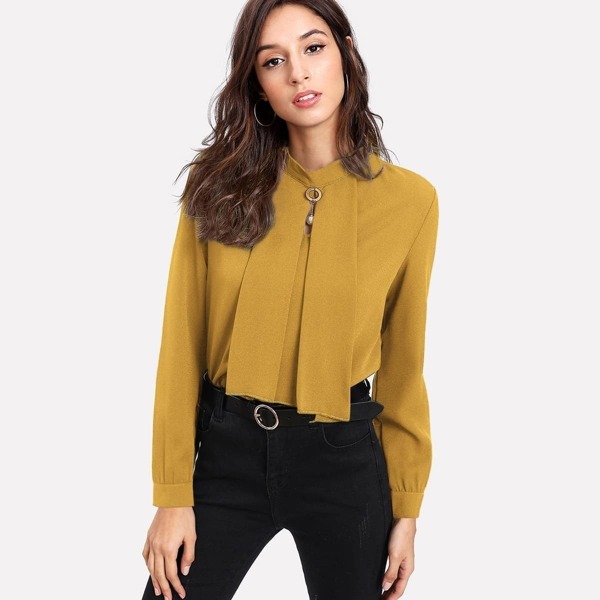 Pearl Detail Button Keyhole Back Blouse
Pearl Detail Button Keyhole Back Blouse