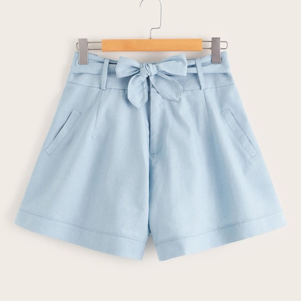 Plus Solid Slant Pockets Belted Denim Shorts 
Plus Solid Slant Pockets Belted Denim Shorts