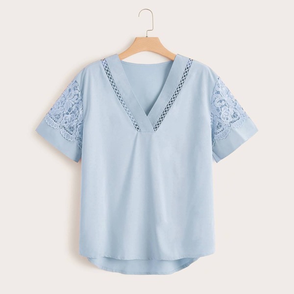 Plus Lace Panel High Low Blouse
Plus Lace Panel High Low Blouse