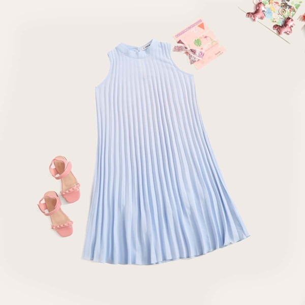 Girls Keyhole Back Pleated Textured Tank Dress, Blue pastel
Girls Keyhole Back Pleated Textured Tank Dress, Blue pastel