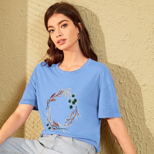 Plants Embroidery Short Sleeve Tee
Plants Embroidery Short Sleeve Tee