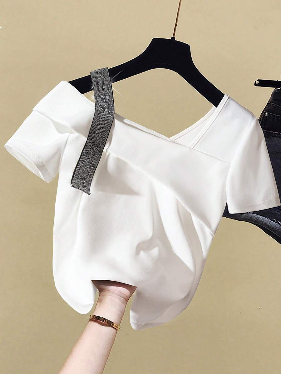 SHEIN Clasi Maglietta bianca a maniche corte con scollo asimmetrico, adatta per l'estate