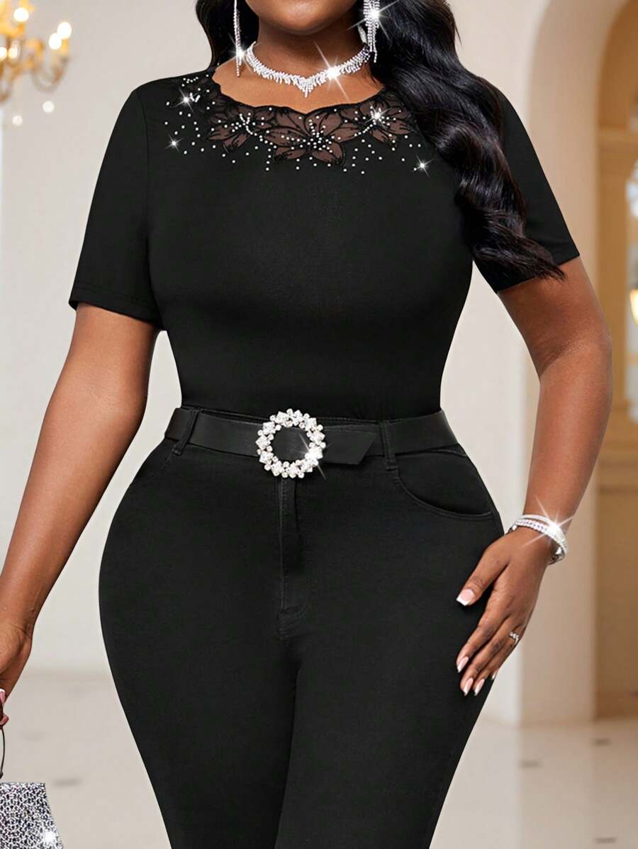 SHEIN Lady Camiseta de manga corta con cuello de volantes bordada, elegante, para ir a la oficina, tallas grandes, apta para primavera, verano y otoño