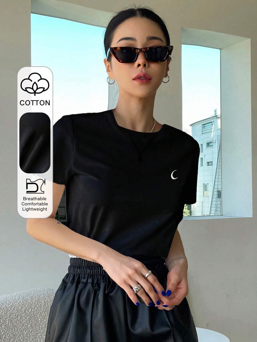 DAZY Moon Print Round Neck Tee