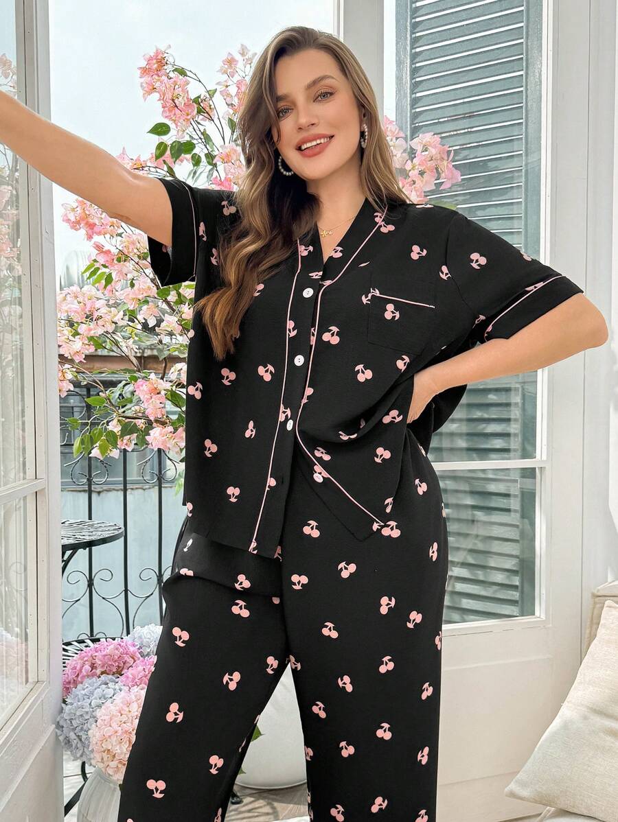 SHEIN Conjunto de pijama con cardigan con volantes y estampado de cerezas, talla grande