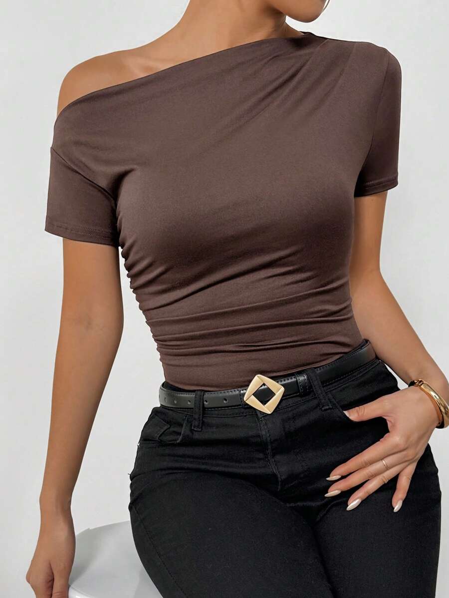 Calvaya Dames zomer slim fit effen kleur asymmetrische kraag geplooid T-shirt met korte mouwen