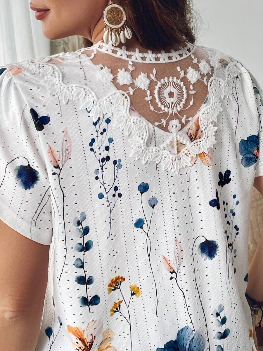 SHEIN VCAY Maglietta casual da donna taglie forti con stampa floreale, inserti in pizzo e maniche corte