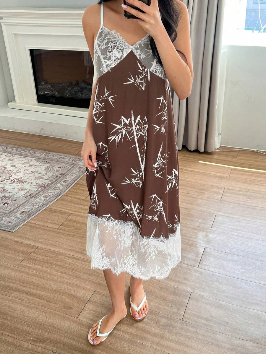 DAZY Vestido de tirantes con estampado de bambú al estilo chino, con aplicaciones de encaje bicolor para mujeres