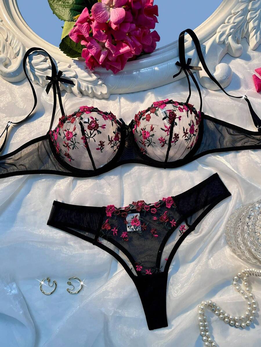 Set de 2 piezas lencería romántica, linda y sexy con bordado floral