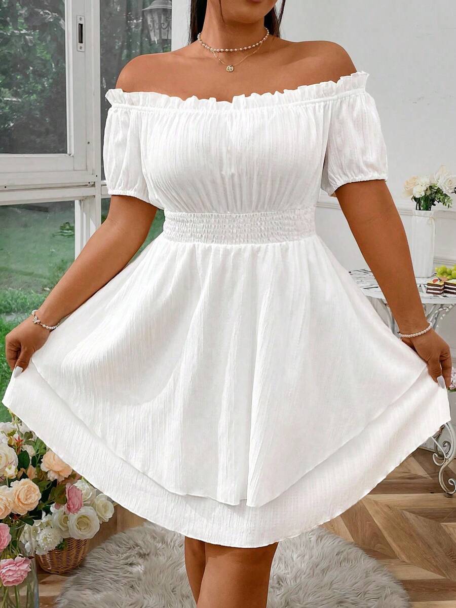 Sunnyshic Plus-size zomerjurk met off-shoulder, ruches, geplooide taille, pofmouwen en gelaagde zoom, vakantie- en strandoutfits voor vrouwen