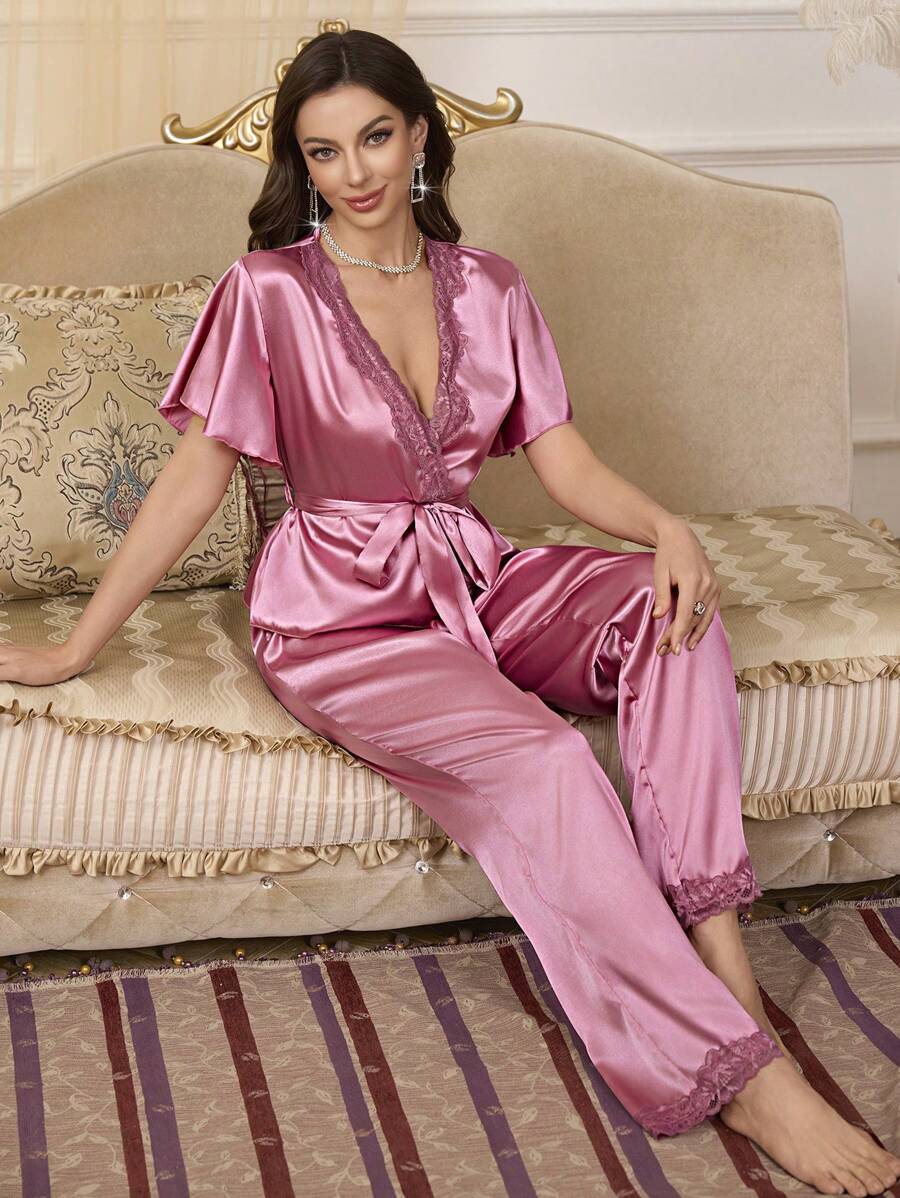 SHEIN Elegantes Damen Pyjama-Set mit lila Kunstseide, Spitzenbesatz, V-Ausschnitt und Taillenbund, Kurzarm