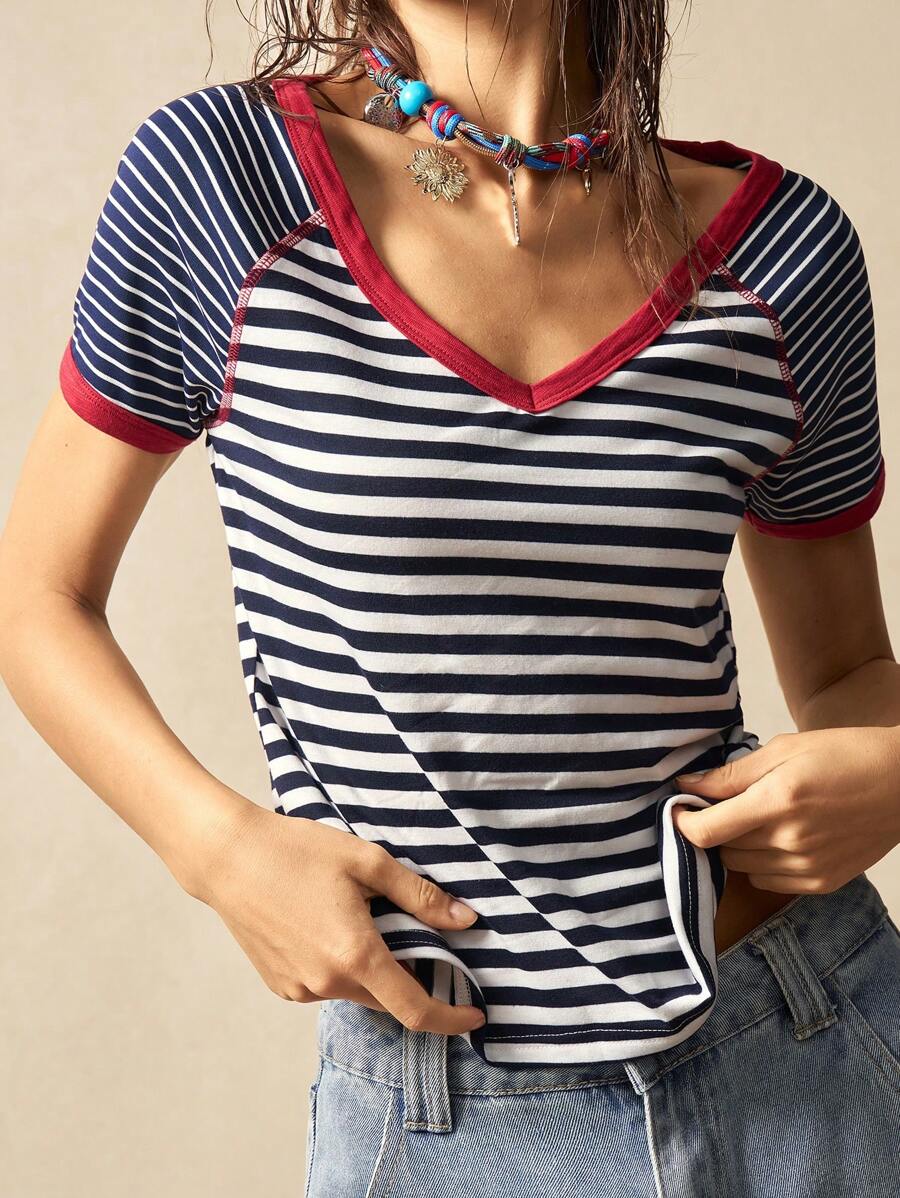 Bohemela Lässig Strick Gestreiftes V-Ausschnitt Raglanärmel Kurzarm anliegendes kurzes T-Shirt mit Kontrastfarben im Stil eines Ocean Resort für Frauen