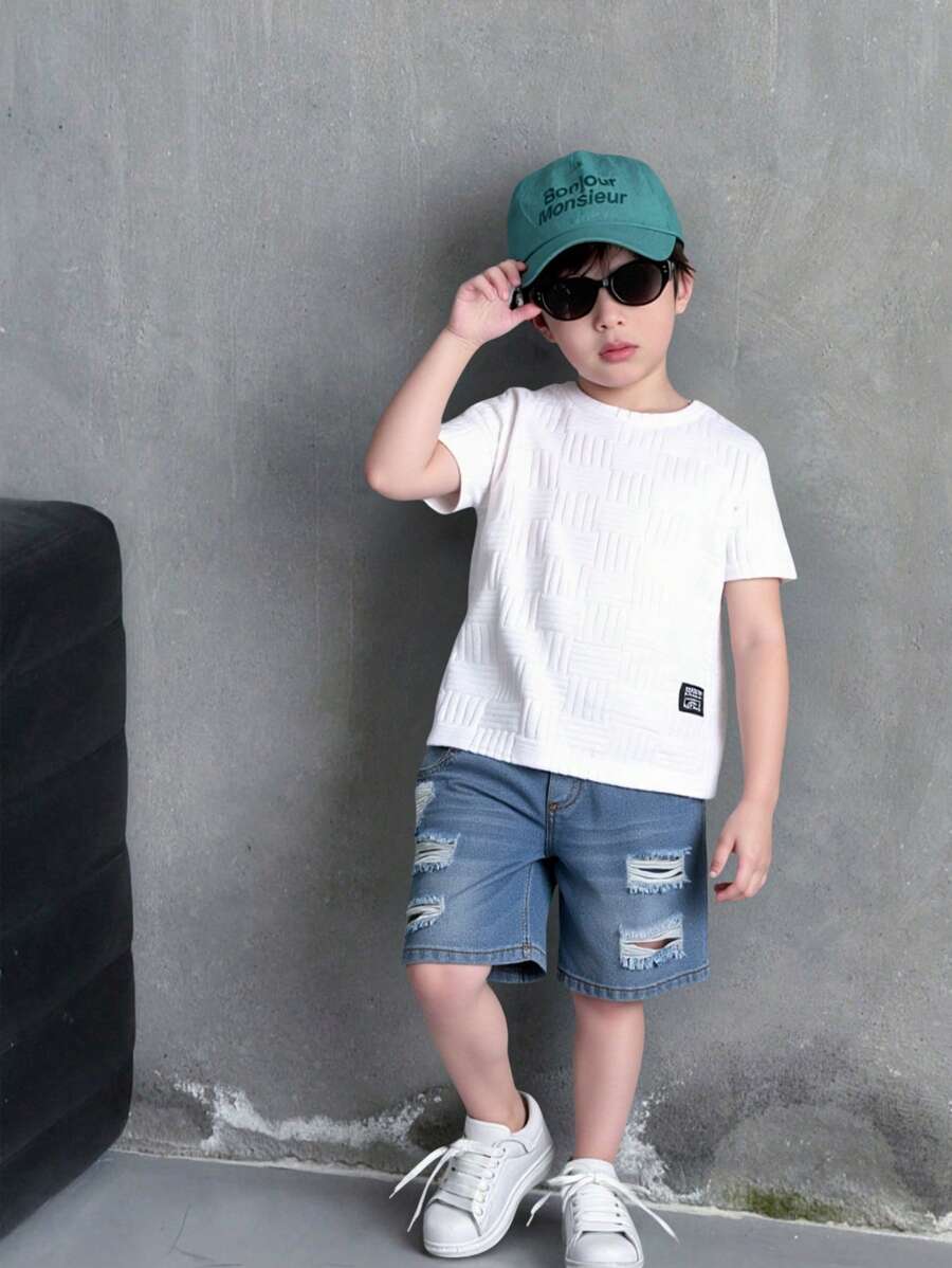 Conjunto de 2 piezas para niños pequeños con top de manga corta informal y cómodo, y shorts de mezclilla rotos