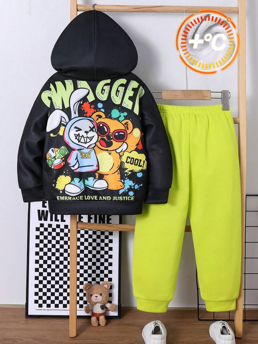 2 pièces Pulls à capuche essentiels adolescents décontractés, confortables, mode simple et pratique. Motif de graffiti de dessin animé doux et épais, idéal pour l'automne et l'hiver. Ensemble de t-shirt à capuche noir et pantalon de jogging pour jeunes garçons, adapté à l'école, aux voyages et aux sports.