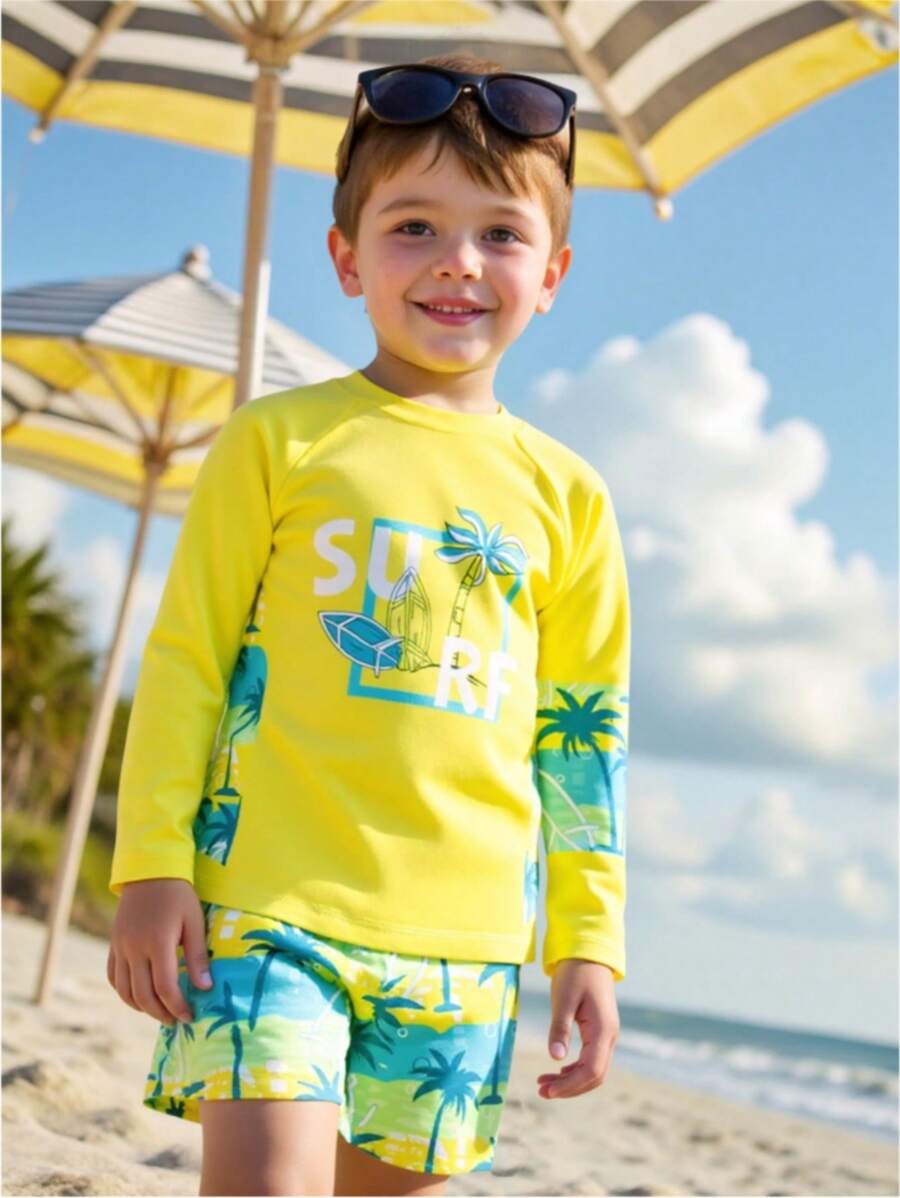 Conjunto de traje de baño de vacaciones para niño con top de manga larga con estampado de palmeras y shorts