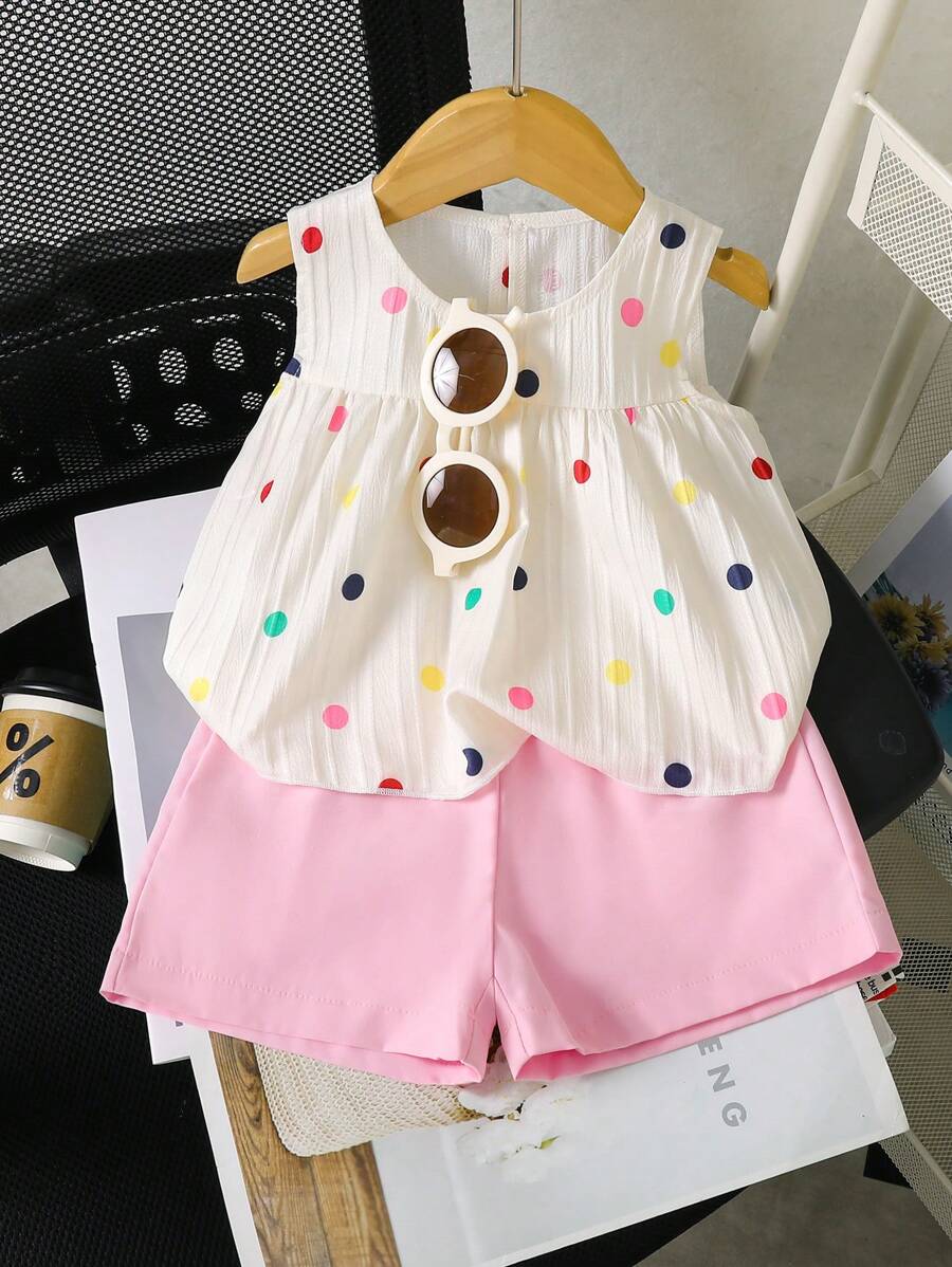 Top de chaleco sin mangas con cuello redondo y plisado en color blido con textura de jacquard, combinado con shorts elásticos rosas de cintura cómoda, un conjunto elegante y casual de estilo pastoral francés para primavera/verano para niña