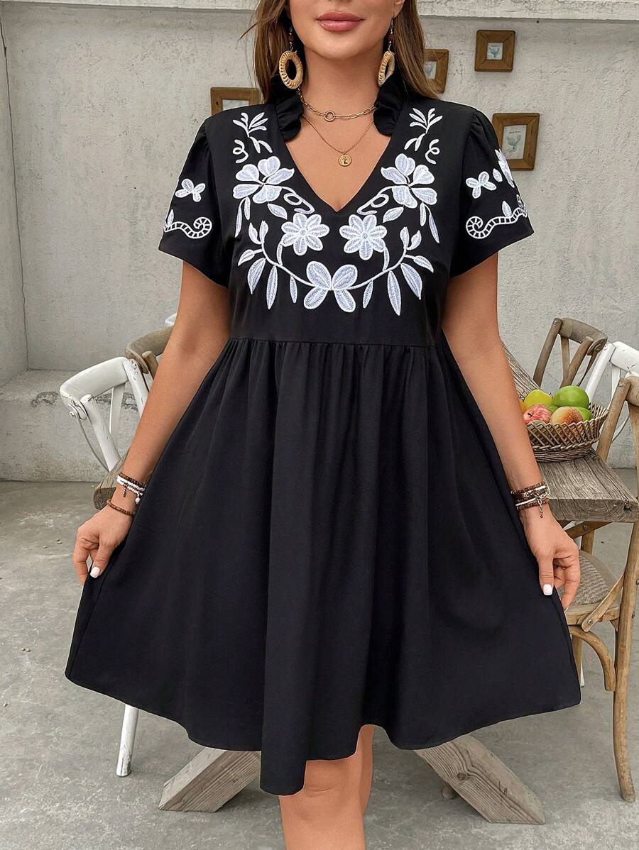 SHEIN VCAY Plus Size Floral Embroidery Short Sleeve Casual Vacation Style Dress, Graduation Dress, Graduation Dresses For Women, Mother's Day Gift, Easter Clothes, Vacation Outfits Women, Concert Outfit Women