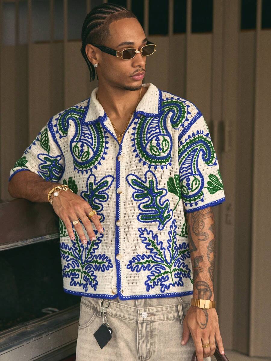 AXEPEAK Cashew Flower Pattern Boxy Fit Polo Collar Short Sleeve Knit Top For Men, Streetwear Class