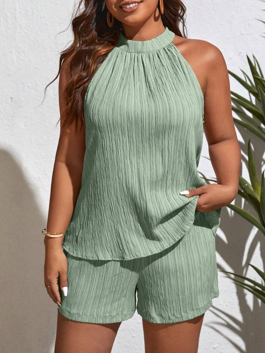 SHEIN VCAY Conjunto casual de dos piezas de talla grande para mujer con top sin mangas con volantes de unicolor y pantalones cortos