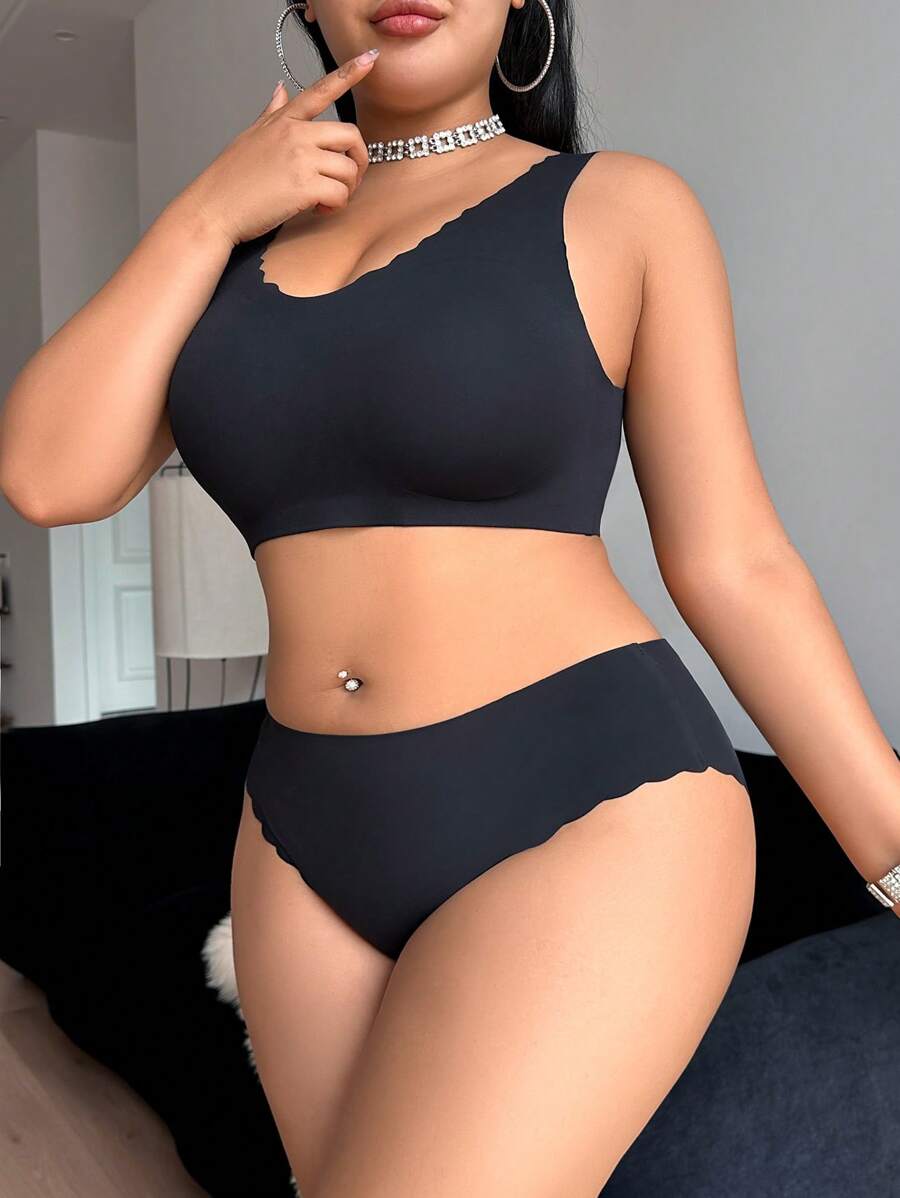 SHEIN 2pcs Plus Size Simple Solid Color Shell Trim Lingerie Set