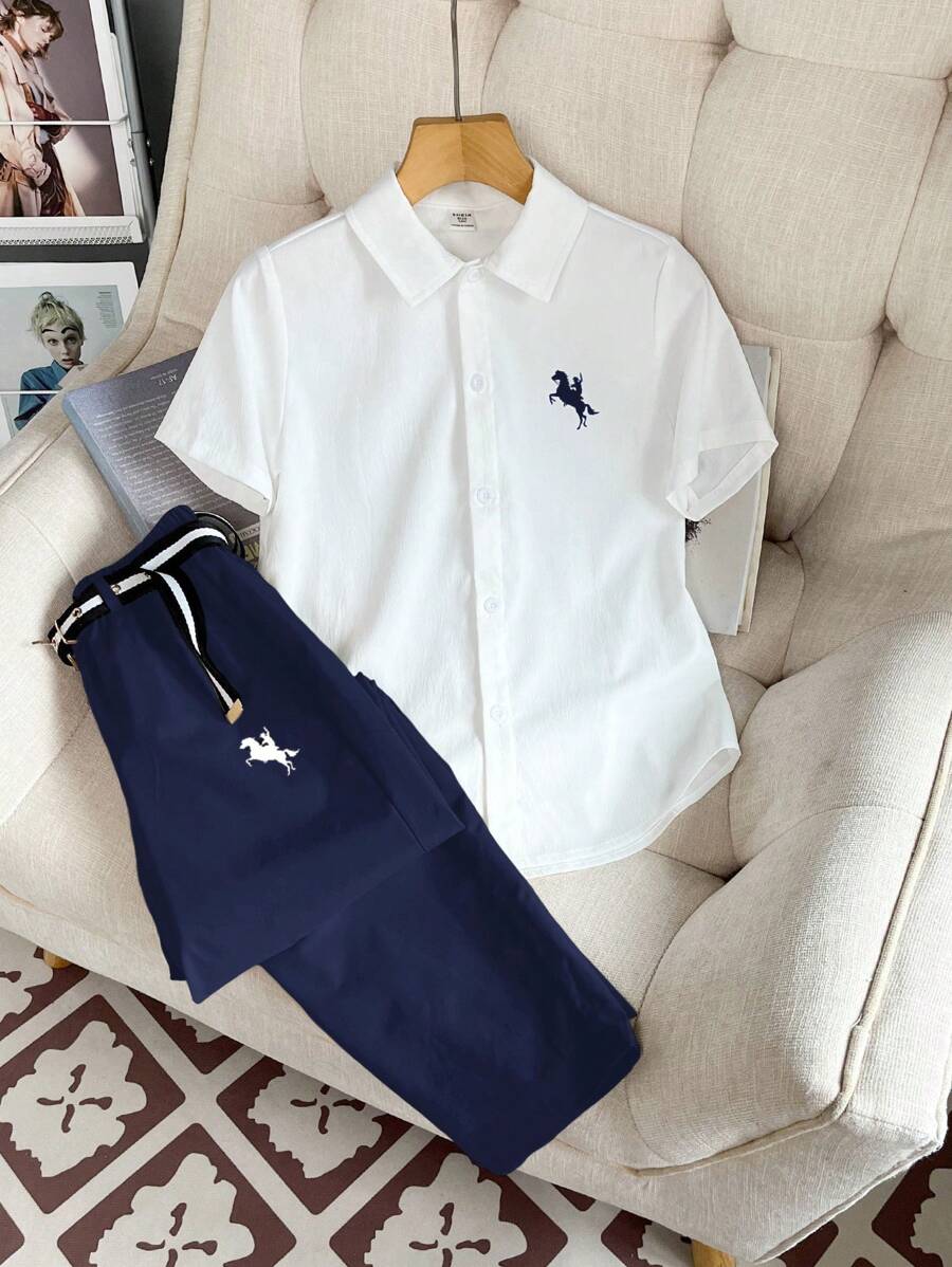 Conjunto de 2 peças para meninos pré-adolescentes: camisa polo de manga curta com estampa de 4 de julho e cinto, calça comprida, estilo cavalheiro, adequado para deslocamento diário, escola, uso casual diário, faculdade, esportes, primavera/verão