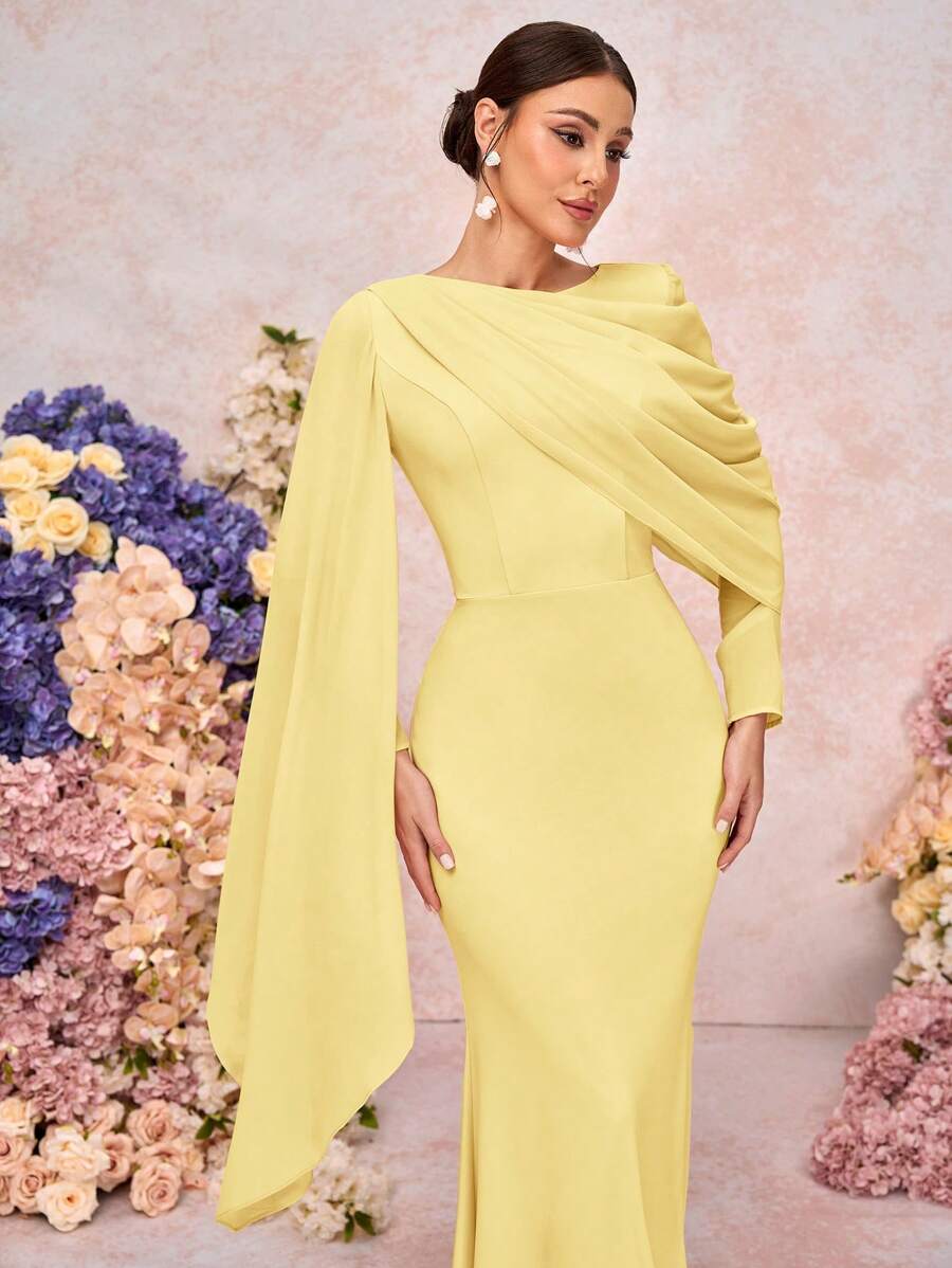 SHEIN Belle Elegante y romántico vestido de dama de honor de punto con cuello redondo, manga larga, pliegues y bajo cola de sirena
