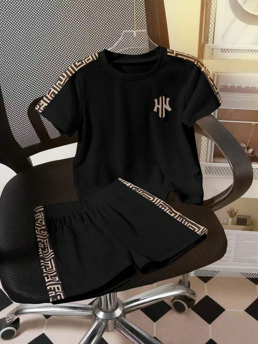 SHEIN Explorewe 2pcs/Set Young Boy Colorblock Short Sleeve T-Shirt And Casual Printed Shorts Set, Stylish And Comfortable Outfit For Toddler Boys, Suitable For Travel, Vacation In Summer