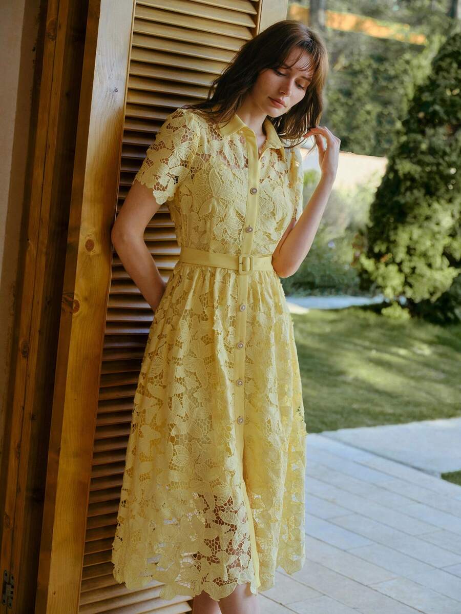 MOTF STUDIO VESTIDO MIDI CINTURADO CON HEBILLA DE ENCAJE GUIPURE