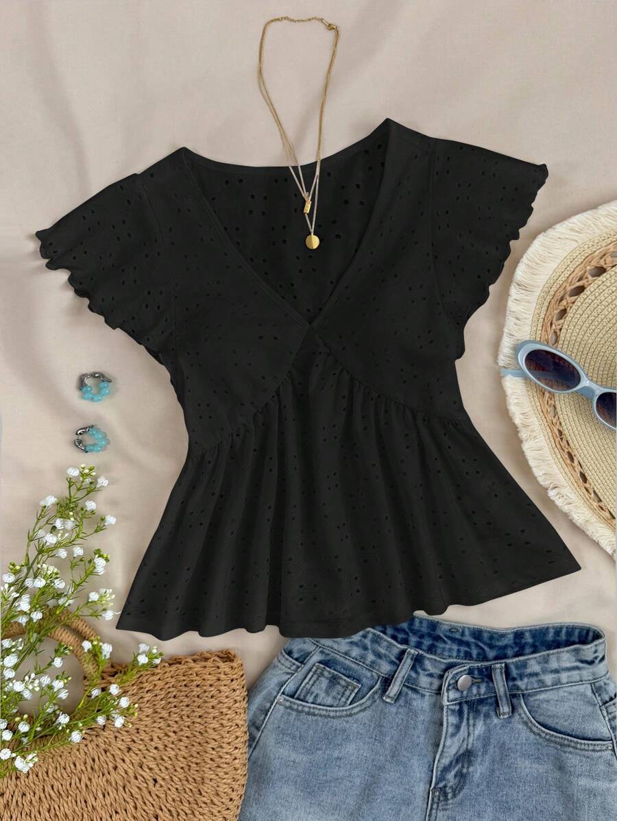 SHEIN T-shirt court à col en V et manches courtes pour adolescentes, essentiel noir, tenue d'été, essentiel de la saison des mariages/Cottagecore/Convient pour l'été/À porter à tout moment/Bohème/Vêtements de style bohème shorts pour l'été/Tenues de vacances à la plage/Vêtements d'été Tenues de vacances