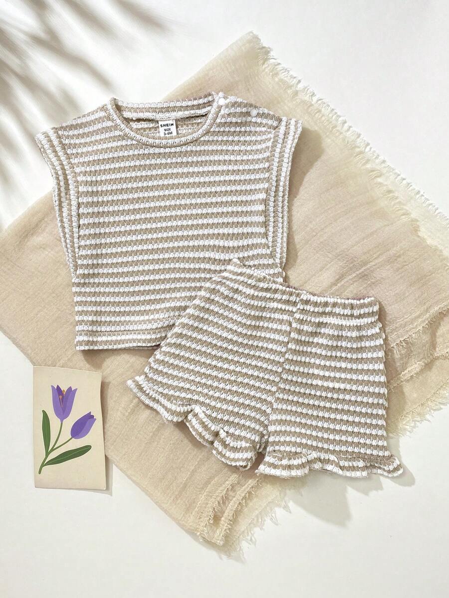 SHEIN Playful Pals 2pcs/Set Baby Girl Infant Toddler 0-3Y Casual Vacation Daily Black & White Striped Ruffle Sleeve Crew Neck T-Shirt Top And Shorts Set, Spring/Summer