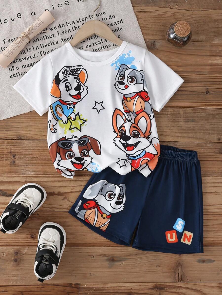 Conjunto informal de 2 piezas de camiseta de manga corta con cuello redondo y estampado de dibujos animados y pantalones cortos para niño pequeño