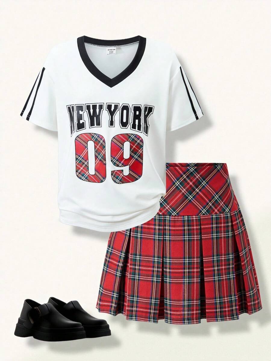 SHEIN Conjunto de 2 piezas de niña preadolescente con blusa de manga corta con cuello en V y estampado a cuadros, y falda con pliegues