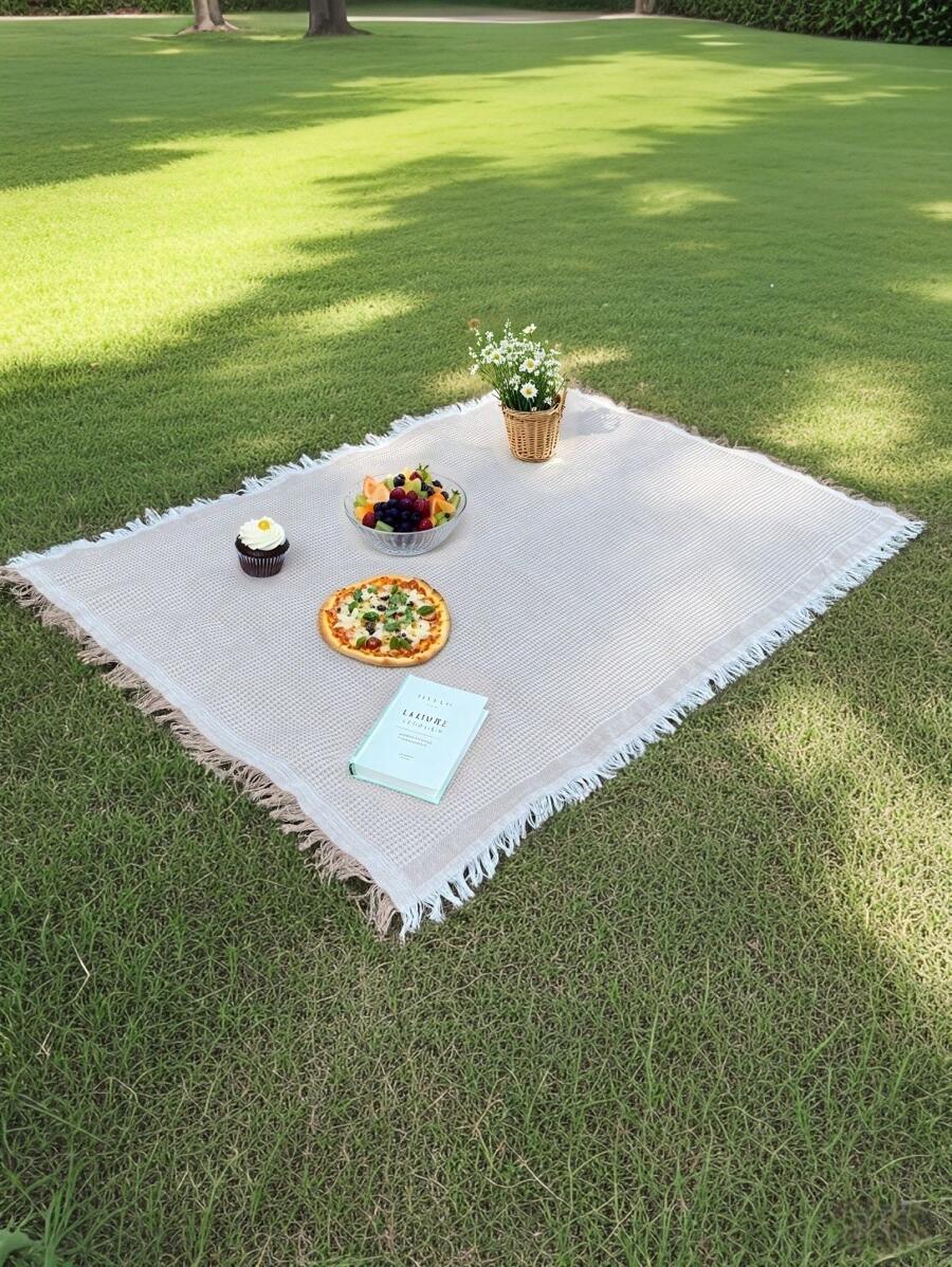 1 pièce Tapis de pique-nique d'extérieur moderne, équipement de camping, coussin de canapé, peut accueillir 1-4 personnes, convient pour la famille et les amis, coussin d'assise tapis à carreaux, couverture de style simple multifonctionnelle pour le voyage, le pique-nique à la campagne, le parc, couverture de camping portable essentielle, fournitures de pelouse, fournitures de plage, parc