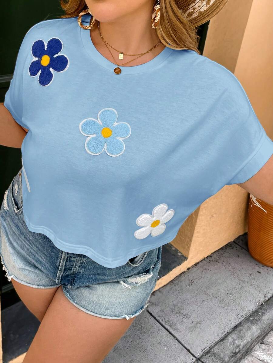 SHEIN VCAY Camiseta casual de manga corta tipo murciélago con cuello redondo, letra y bordado, para mujer talla grande, de verano