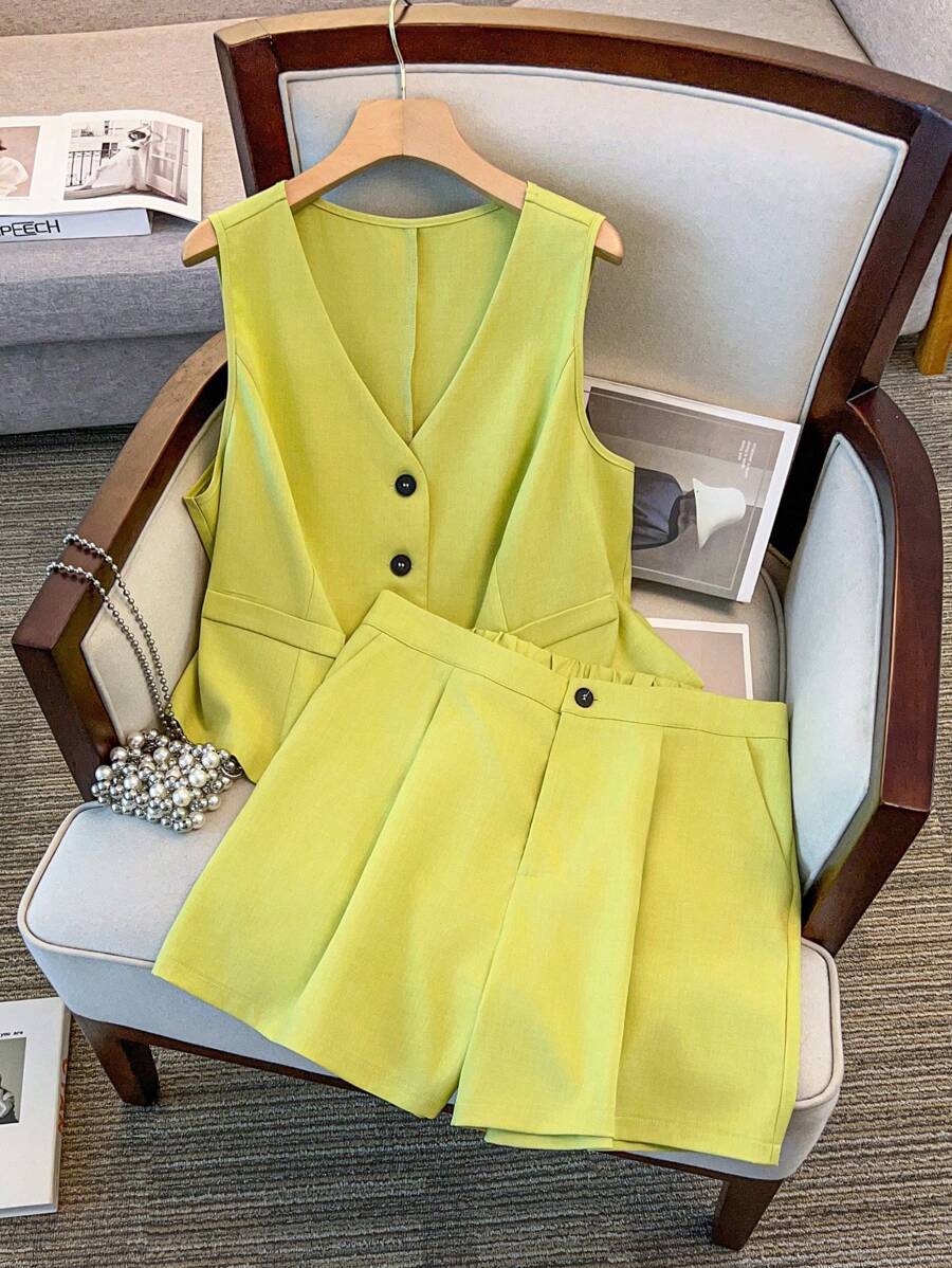 SHEIN Clasi Conjunto de 2 piezas de top de tirantes y shorts de unicolor para tallas grandes