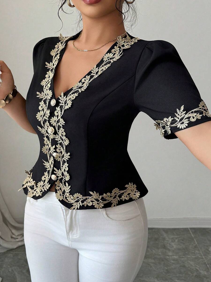 Elenzga Blusa de manga corta con cuello en V elegante y refinada, con detalles de volantes y contraste de color en la cintura, adecuada para salidas, citas, compras y otras ocasiones para mujeres de talla grande